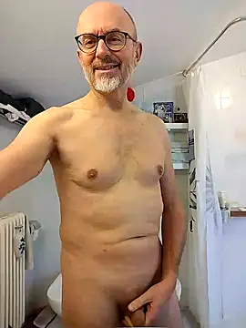 Snapshot of MadProfessor chatting on January 26, 8:36 am MadProfessor online show from January 26, 8:36 am