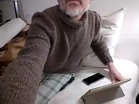 Snapshot of MadProfessor chatting on February 2, 8:51 pm MadProfessor online show from February 2, 8:51 pm