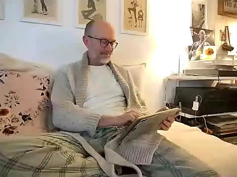 Snapshot of MadProfessor chatting on February 11, 2:13 pm MadProfessor online show from February 11, 2:13 pm