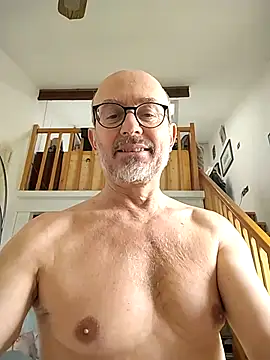 Snapshot of MadProfessor chatting on February 28, 10:20 am MadProfessor online show from February 28, 10:20 am