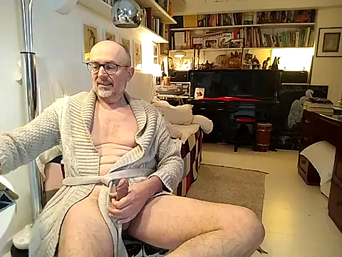 Snapshot of MadProfessor chatting on March 18, 7:30 am MadProfessor online show from March 18, 7:30 am