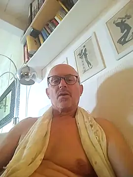 Snapshot of MadProfessor chatting on September 17, 10:17 am MadProfessor online show from September 17, 10:17 am