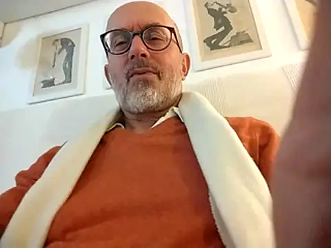 Snapshot of MadProfessor chatting on November 8, 12:49 pm MadProfessor online show from November 8, 12:49 pm