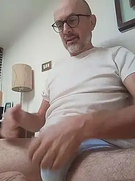 Snapshot of MadProfessor chatting on November 28, 11:57 am MadProfessor online show from November 28, 11:57 am