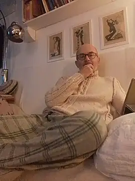 Snapshot of MadProfessor chatting on December 3, 3:10 pm MadProfessor online show from December 3, 3:10 pm