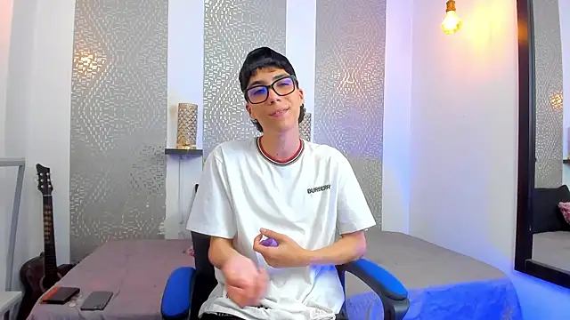 Nikolay Gregori online show from February 3, 7:18 am