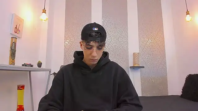 Nikolay Gregori online show from November 3, 4:14 am