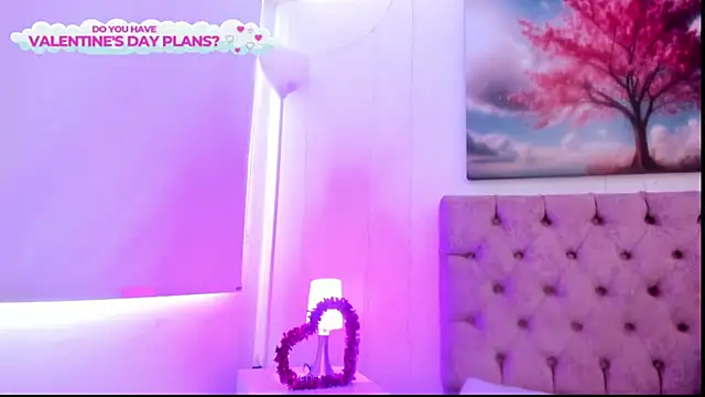 Julianaa Castro  online show from February 10, 3:10 pm