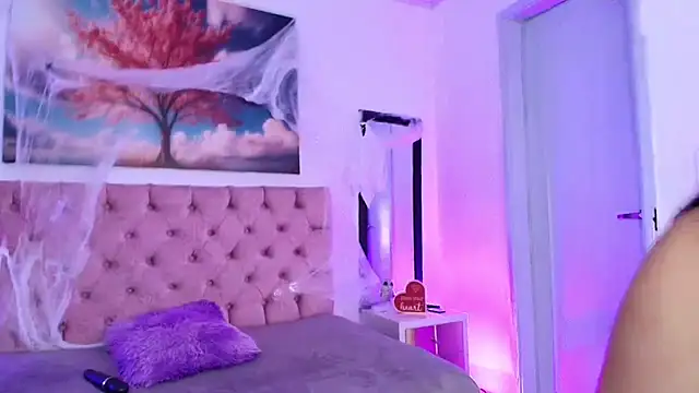 Julianaa Castro  online show from October 21, 11:44 am