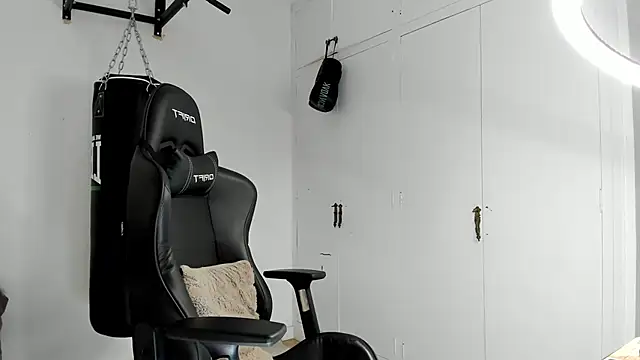 dan01  online show from November 10, 2:49 pm