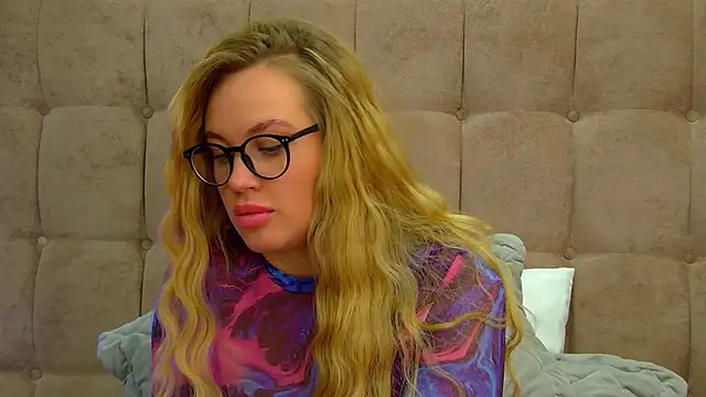 MariaNeumann online show from March 7, 4:22 pm