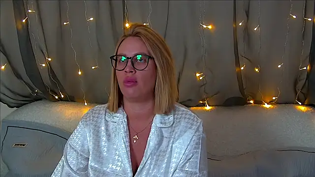 MariaNeumann online show from October 26, 6:25 pm