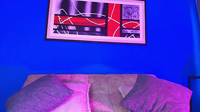 liccy hall online show from November 24, 11:43 am