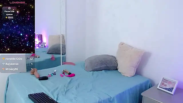 Snapshot of ms_valentina chatting on March 22, 12:49 am ms valentina online show from March 22, 12:49 am