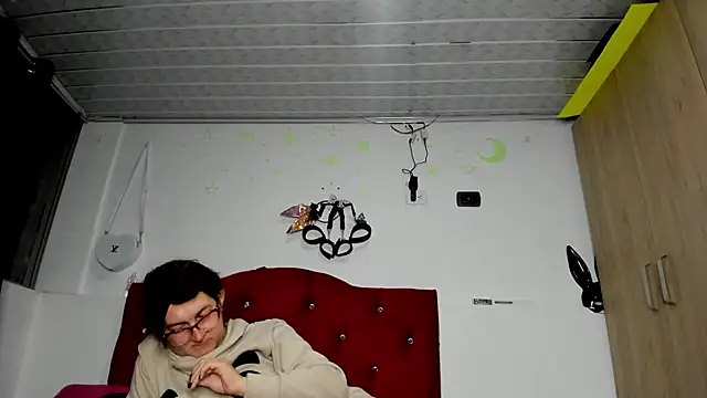 Sweet-Suck69 online show from January 6, 4:26 am