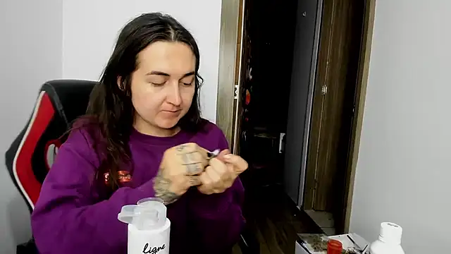 Sweet-Suck69 online show from February 2, 11:32 pm