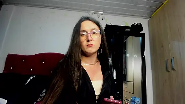 Sweet-Suck69 online show from September 19, 5:53 am