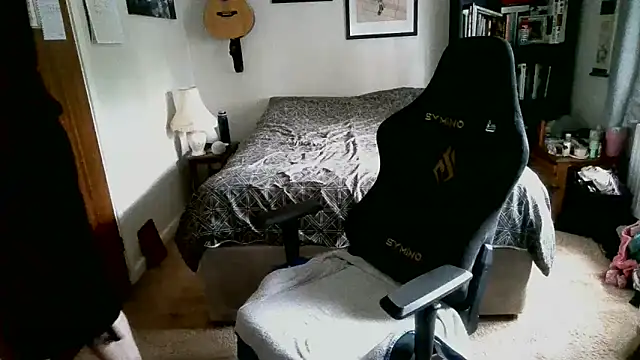 Hairy Guy30 online show from October 17, 3:36 pm