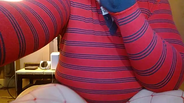 Snapshot of cosmicjones chatting on December 2, 8:41 am cosmicjones online show from December 2, 8:41 am