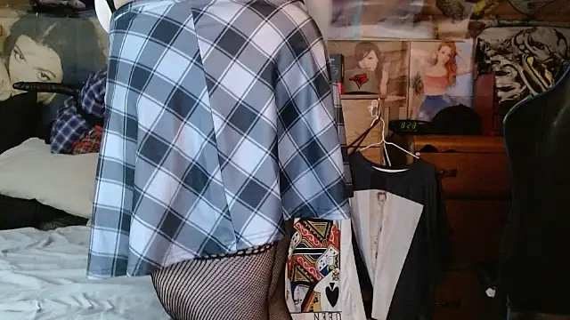 Snapshot of cosmicjones chatting on November 1, 12:29 pm cosmicjones online show from November 1, 12:29 pm