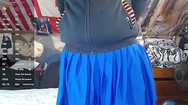 Snapshot of cosmicjones chatting on November 4, 12:37 pm cosmicjones online show from November 4, 12:37 pm