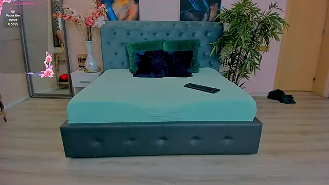 MichelleReys online show from February 12, 3:18 am