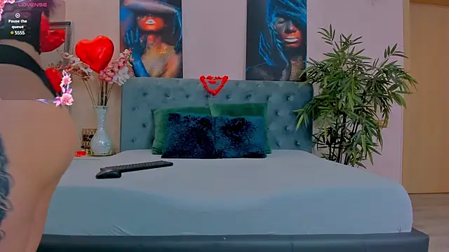 MichelleReys online show from February 18, 2:59 am