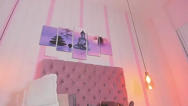 Sophia turneer online show from February 5, 8:32 am