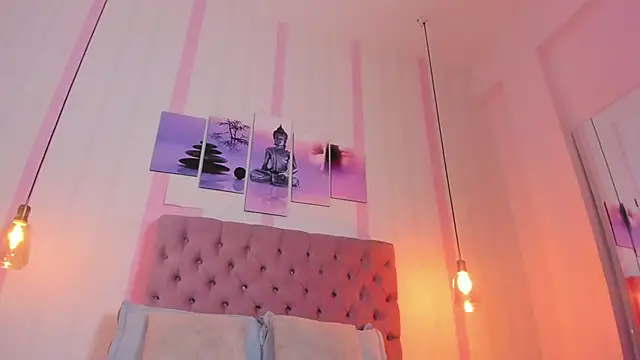 Sophia turneer online show from February 11, 8:31 pm