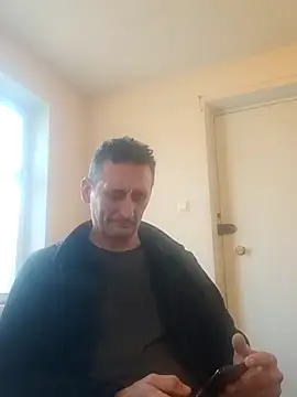 Snapshot of Viause_Kentauelle chatting on February 25, 1:28 pm Viause Kentauelle online show from February 25, 1:28 pm