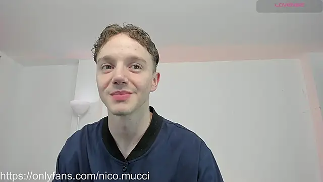 Snapshot of niico_18 chatting on December 11, 12:54 am niico 18 online show from December 11, 12:54 am