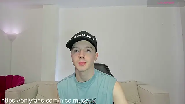 Snapshot of niico_18 chatting on December 26, 4:21 am niico 18 online show from December 26, 4:21 am