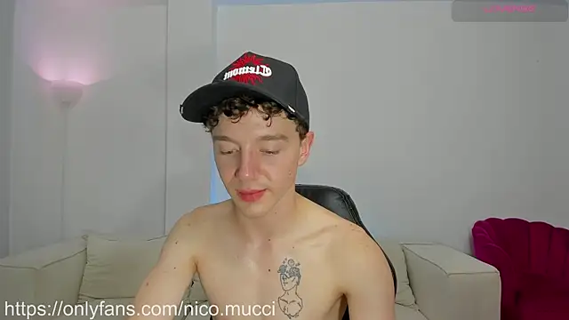 Snapshot of niico_18 chatting on January 30, 8:54 am niico 18 online show from January 30, 8:54 am