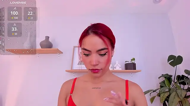 Scarlett Morgan  online show from February 3, 7:00 pm