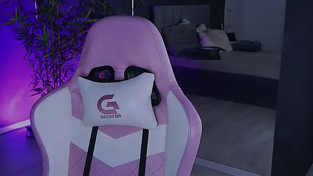 shayblonde online show from December 19, 11:25 pm