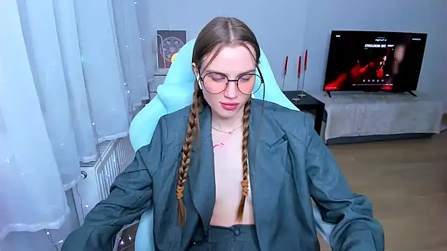 StellaLawless online show from January 17, 1:15 am