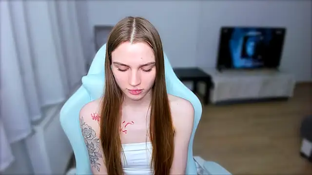 StellaLawless online show from February 19, 11:46 pm