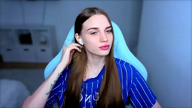 StellaLawless online show from September 9, 8:30 pm