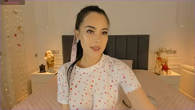 furry bear online show from December 20, 2:38 pm