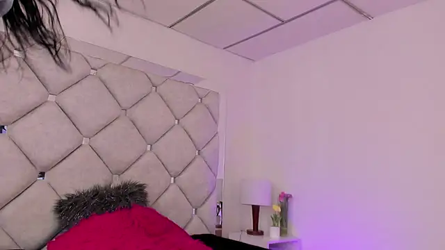 alessiaferry online show from February 13, 4:50 pm