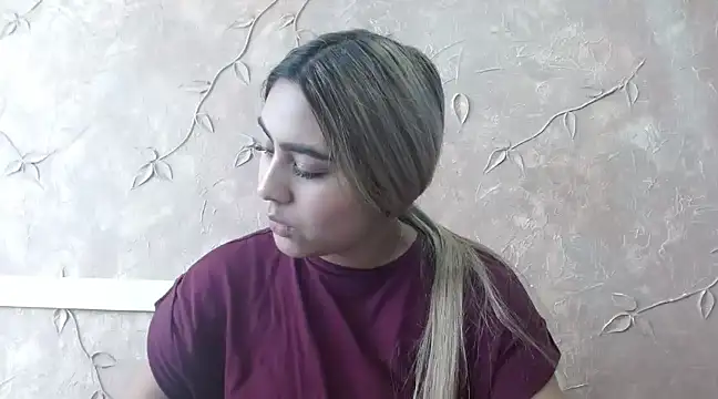 Miabonnett  online show from January 28, 1:49 pm