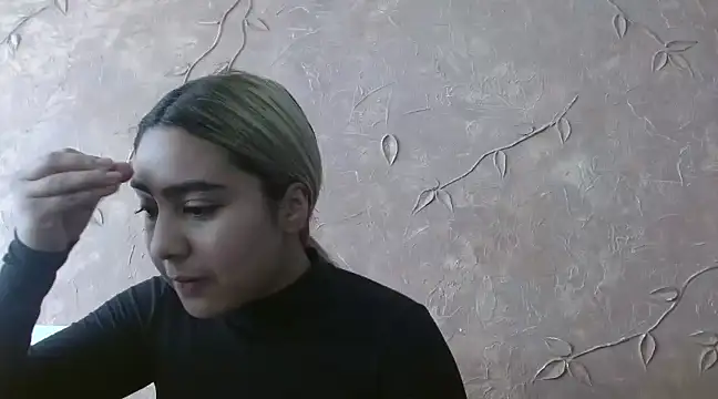 Miabonnett  online show from February 7, 1:01 pm