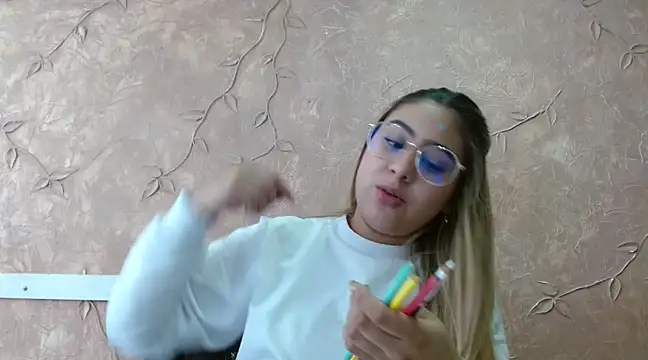 Miabonnett  online show from March 8, 4:06 pm