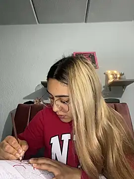 Miabonnett  online show from March 11, 10:53 pm