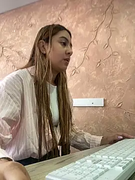 Miabonnett  online show from September 15, 11:54 am