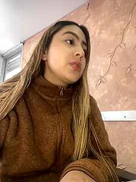 Miabonnett  online show from October 13, 12:05 pm