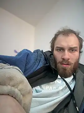 Snapshot of pervy_devil chatting on December 17, 9:17 am pervy devil online show from December 17, 9:17 am