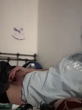 Snapshot of pervy_devil chatting on December 17, 6:31 pm pervy devil online show from December 17, 6:31 pm