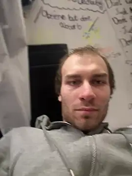 Snapshot of pervy_devil chatting on January 14, 1:47 am pervy devil online show from January 14, 1:47 am