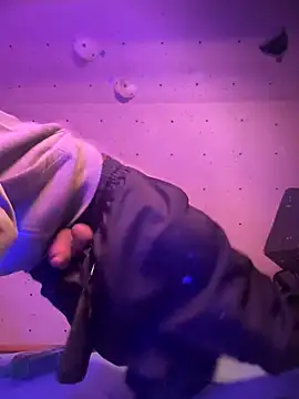 Snapshot of pervy_devil chatting on January 17, 4:39 am pervy devil online show from January 17, 4:39 am